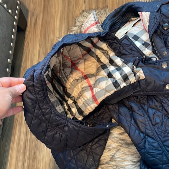 Authentic Burberry jacket for women - Picture 3 of 6